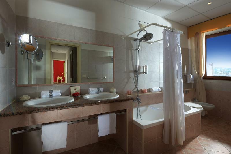 Hotel Corallo Изола-Росса Экстерьер фото