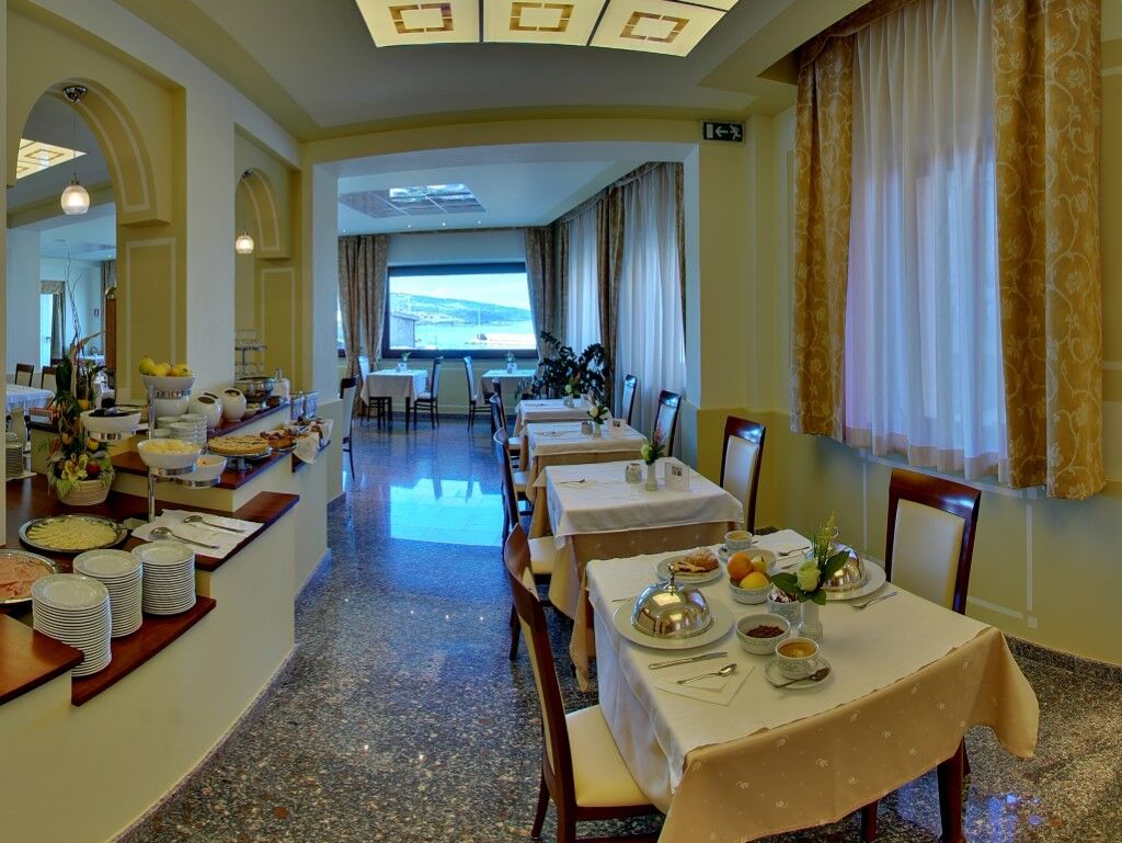 Hotel Corallo Изола-Росса Экстерьер фото
